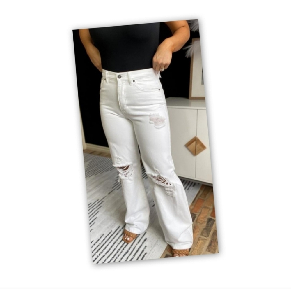 NWT Boutique 90's White Flare Distressed Jeans